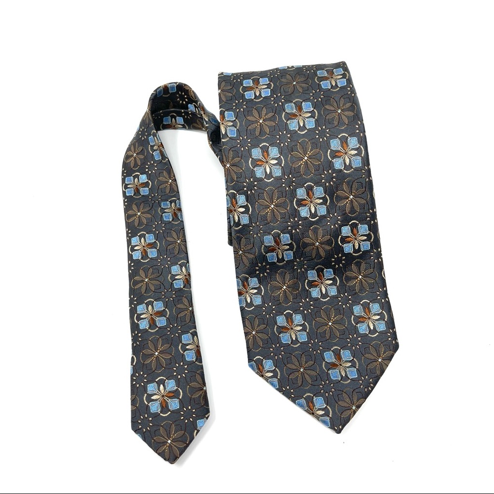 Ermenegildo Zegna 100% silk tie .